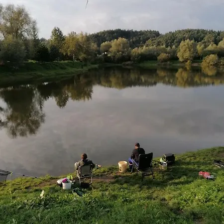 ホームステイ Nad Raba